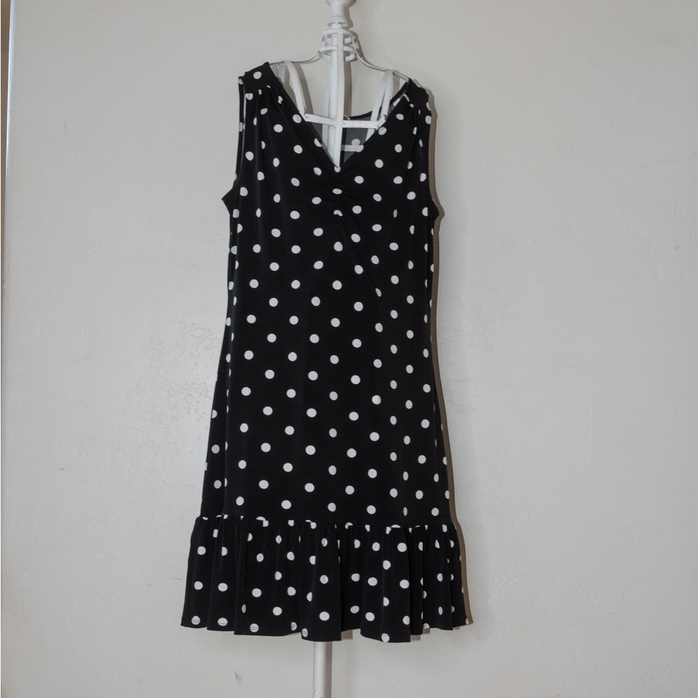 White House Black MarketWHBM Polka Dot Dress- ruffle hem- Brand New With tags - Picture 2 of 2